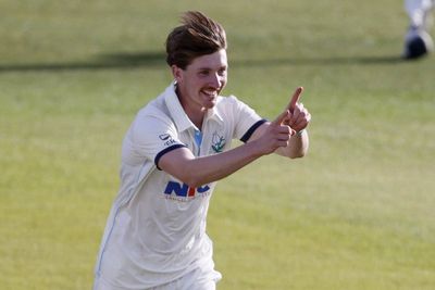 George Hill five-wicket haul helps Yorkshire bowl out Nottinghamshire
