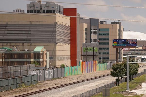 Five New Orleans jailbreak fugitives still at large as police arrest alleged helpers