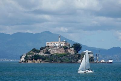 US officials visit Alcatraz amid Trump’s plan to reopen island prison