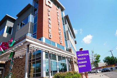 A Planned Parenthood affiliate plans to close 4 clinics in Iowa and another 4 in Minnesota
