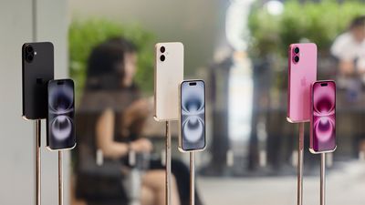 President Trump threatens 25% tariff on iPhones, 50% on the entire EU