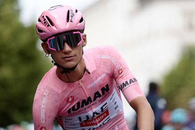 'I'm the new guy here, so I need to learn quickly' - Isaac del Toro growing in confidence with every day in Giro d'Italia maglia rosa