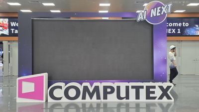 Computex 2025 Day Four Wrap-Up: PCIe 6.0 SSD prototype, 321-layer 4D NAND, cheap 10 GbE controllers inbound