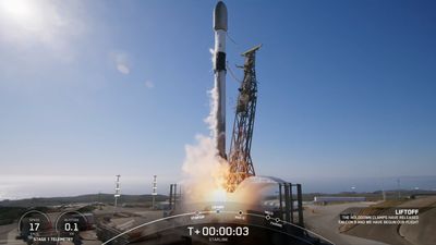 SpaceX launches Starlink satellites from California, completes 450th booster landing (video)