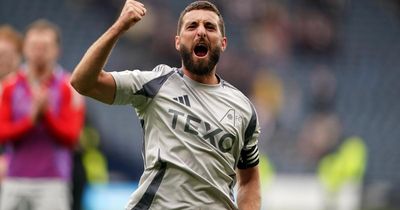 Graeme Shinnie says Aberdeen ignoring doom-mongers ahead of Celtic showdown
