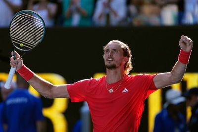 Tennis star Alexander Zverev's flight struck by lightning ahead of French Open