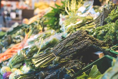 7 Signs Someone’s Watching You at the Grocery Store (And What to Do Next)