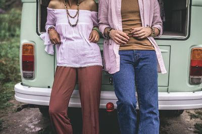 7 Forgotten Hygiene Habits from the 70s Making a Strange Comeback