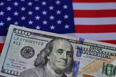 King Dollar won't just give up its crown. Rivals have to take it away, but they're not ready, currency expert says