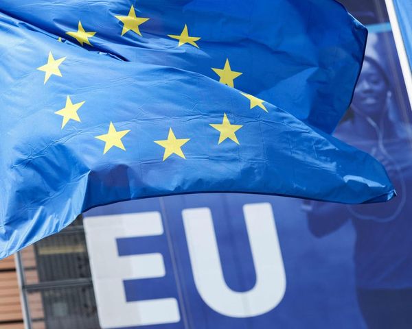 Trump news at a glance: don’t trade threats with us, EU warns