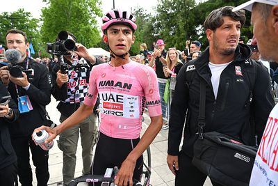 'I don't have the best luck but I didn't have the worst bad luck' - Isaac del Toro survives another day of Giro d'Italia chaos