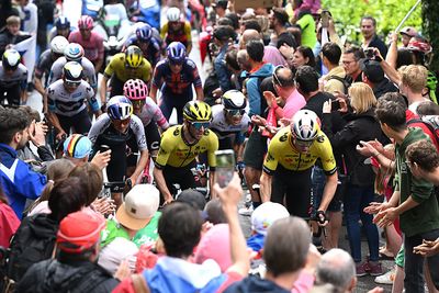 Simon Yates moves up to second in Giro d'Italia GC as strong Visma-Lease a Bike profit from crash and splits