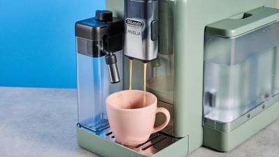I like my coffee with milk, sugar, and… AI? I tested out De’Longhi’s new superautomatic espresso machine, and it literally has a personality