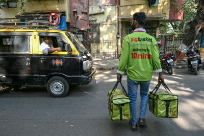 In India's Congested Cities, Delivery Apps Cash In