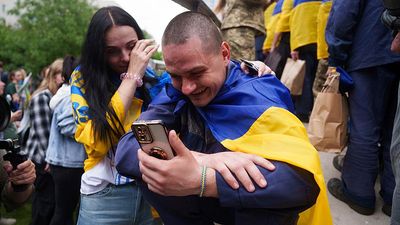 Russia and Ukraine continue prisoner swaps, hundreds freed