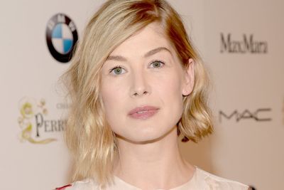 Rosamund Pike reveals terrifying moment her phone was snatched by mugger on bike
