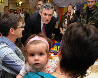 UK child poverty taskforce set to recommend return of Sure Start scheme