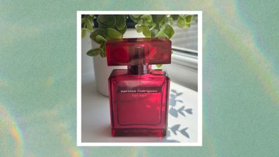 I never find my perfumes to be long-lasting, but I only ever get compliments on this scent hours after applying it