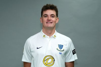 Sussex ease to win as leaders Nottinghamshire dominate Yorkshire