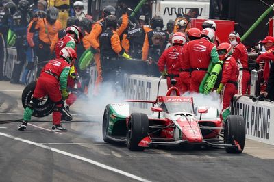 Pit road crash ends polesitter Robert Shwartzman’s Indy 500 debut