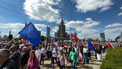 Thousands attend rival marches in Warsaw as Poland's presidential runoff nears
