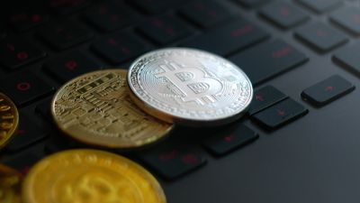 10 Psychological Traps That Keep Crypto Addicts Hooked