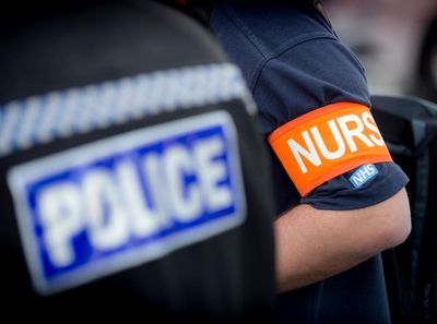 Plans for NHS staff to restrain those in mental health crisis ‘dangerous’, medics say