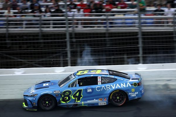 Jimmie Johnson admits to "rookie mistake" after crashing out of Coke 600