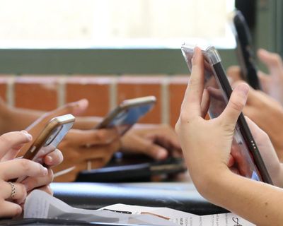 Estonia eschews phone bans in schools and takes leap into AI