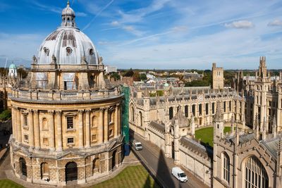Discovering Lyra’s Oxford on a ‘His Dark Materials’ walking tour