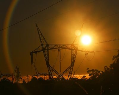 Search for new power transmission options as cost of overhead powerlines in Australia soars