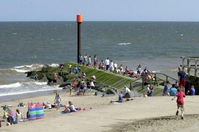 Man dies after entering sea to help children near Skegness