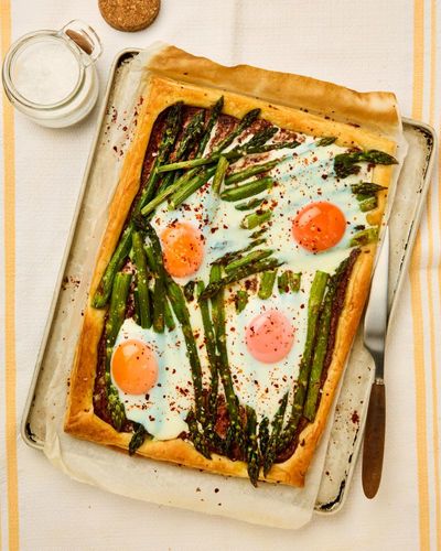 Rukmini Iyer’s quick and easy recipe for asparagus tart with tapenade and eggs