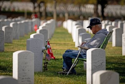 Best freebies and discounts for veterans on Memorial Day 2025
