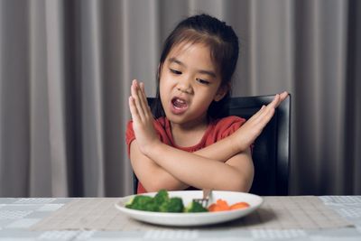 Why Forcing Veggies Might Backfire—and What to Try Instead