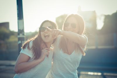 Are You a Good Friend? 5 Questions to Ask Yourself