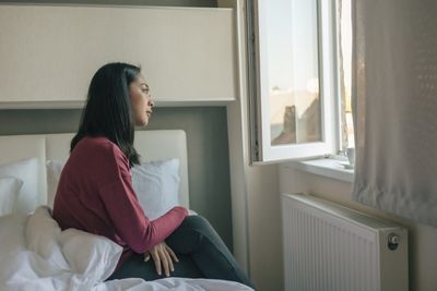 8 Signs Your Partner Needs Space (But Won’t Say It)