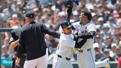 Tigers' Javier Baez Had to Be Held Back After Umpire's Terrible Strike Three Call