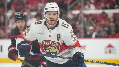 Commentators, Fans Disliked Controversial Call on Matthew Tkachuk vs. Hurricanes