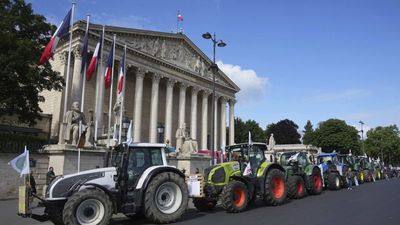French farmers rally as controversial agriculture bill sparks political showdown