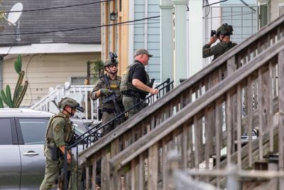 More escaped New Orleans inmates captured as manhunt continues for last pair