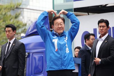 Polls show clear favourite emerging in race to become South Korea’s next president