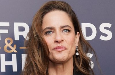 Your Friends and Neighbours star Amanda Peet faked being waitress to land job at Italian restaurant
