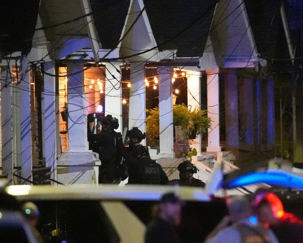 Two of 10 inmates who escaped from New Orleans jail remain on the run