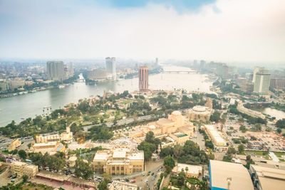 10 Cities That Offer Great Jobs but Terrible Living Conditions