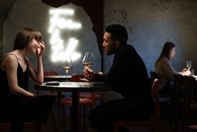 10 Dishes You Should Never Order on a First Date (And Why)