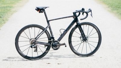 Proper lightweight bikes aren’t dead, and the Scott Addict RC Ultimate proves it