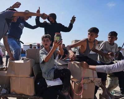 Israeli troops open fire as US-backed food logistics group loses control of Gaza centre