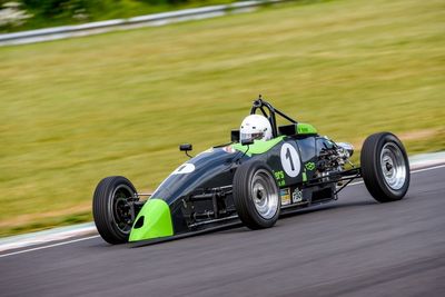 Harbot denies Hughes on Formula Vee's Combe return