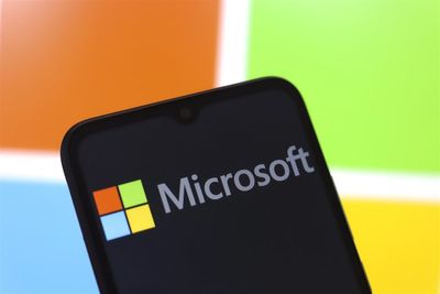 Microsoft's Outlook Brightens as Analysts Boost Bullish Ratings
